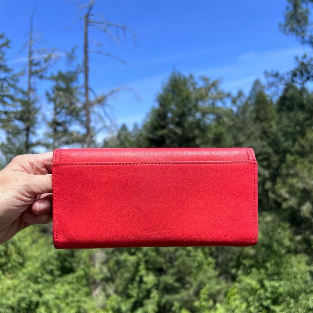 Coach color red